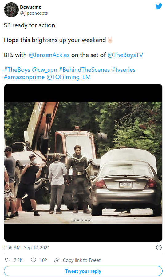 Дженсен Эклс в костюме Солдатика появился на новом фото со съёмок «Пацанов»